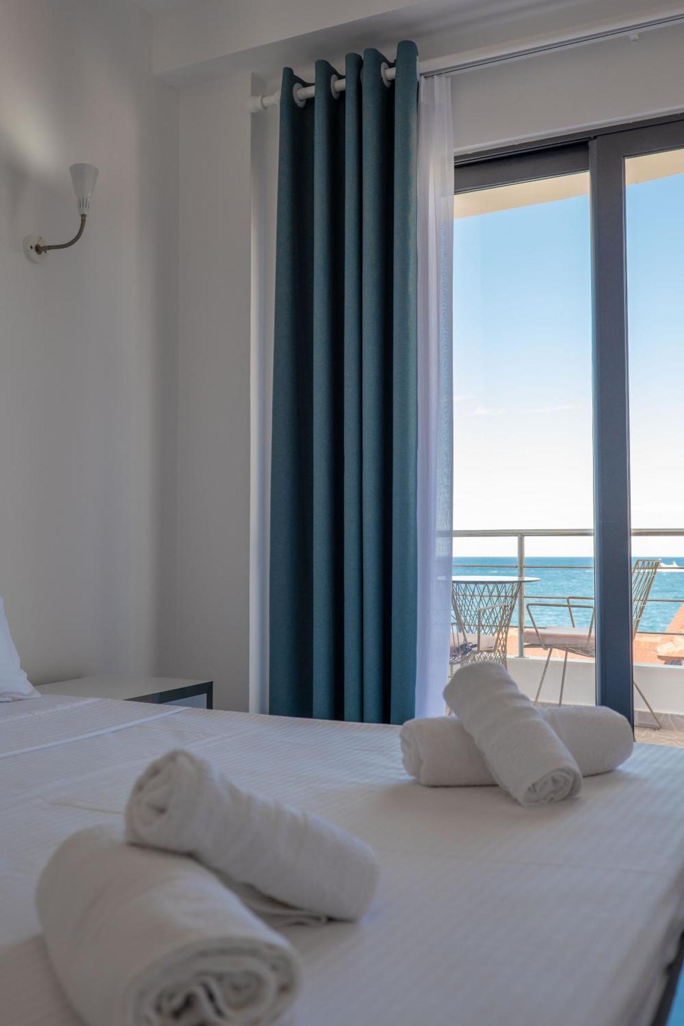 El Mare Hotel Sarandë Exteriör bild