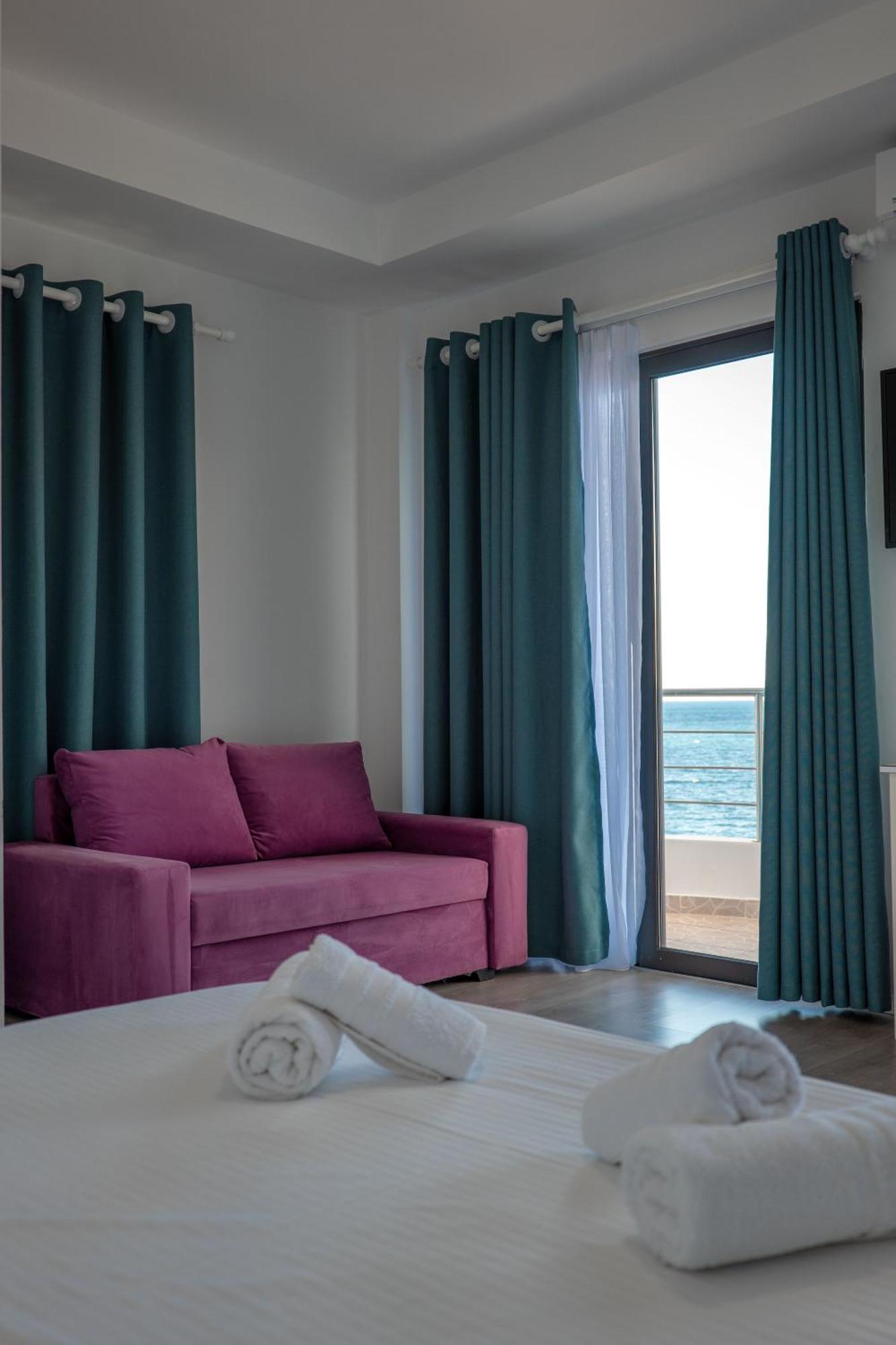 El Mare Hotel Sarandë Exteriör bild
