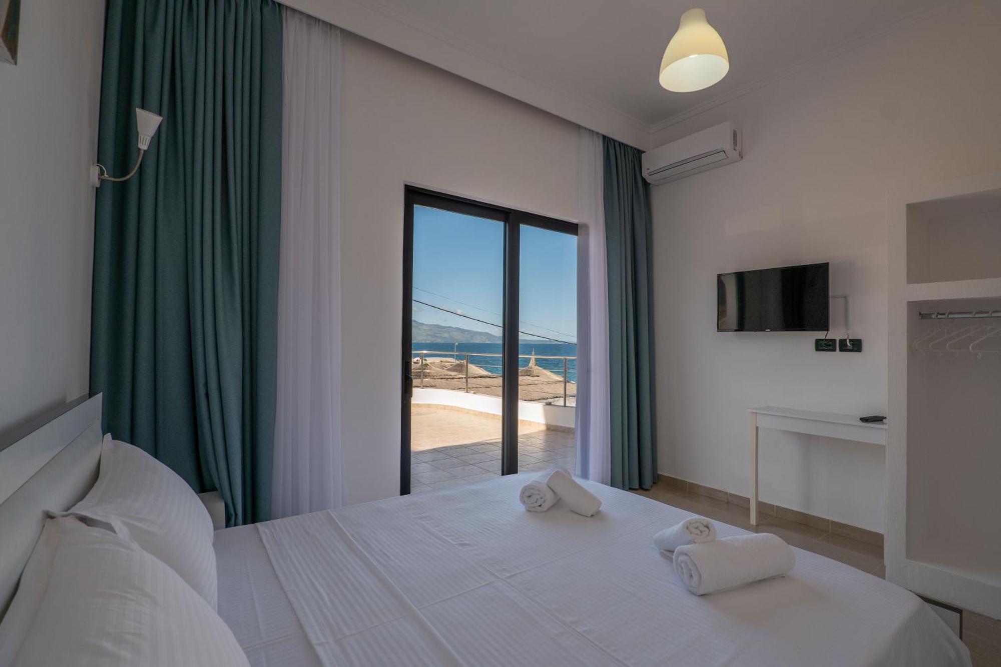 El Mare Hotel Sarandë Exteriör bild