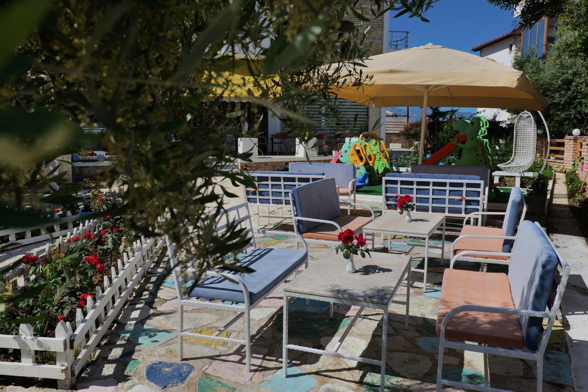 El Mare Hotel Sarandë Exteriör bild