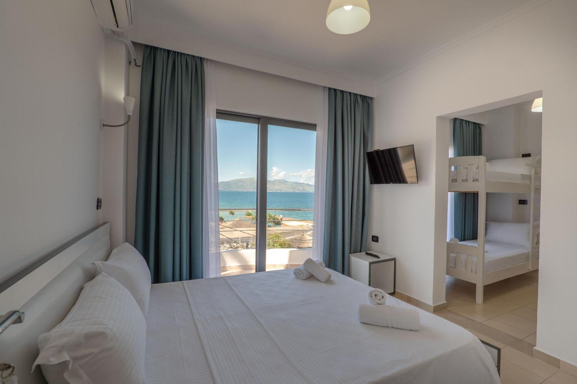 El Mare Hotel Sarandë Exteriör bild