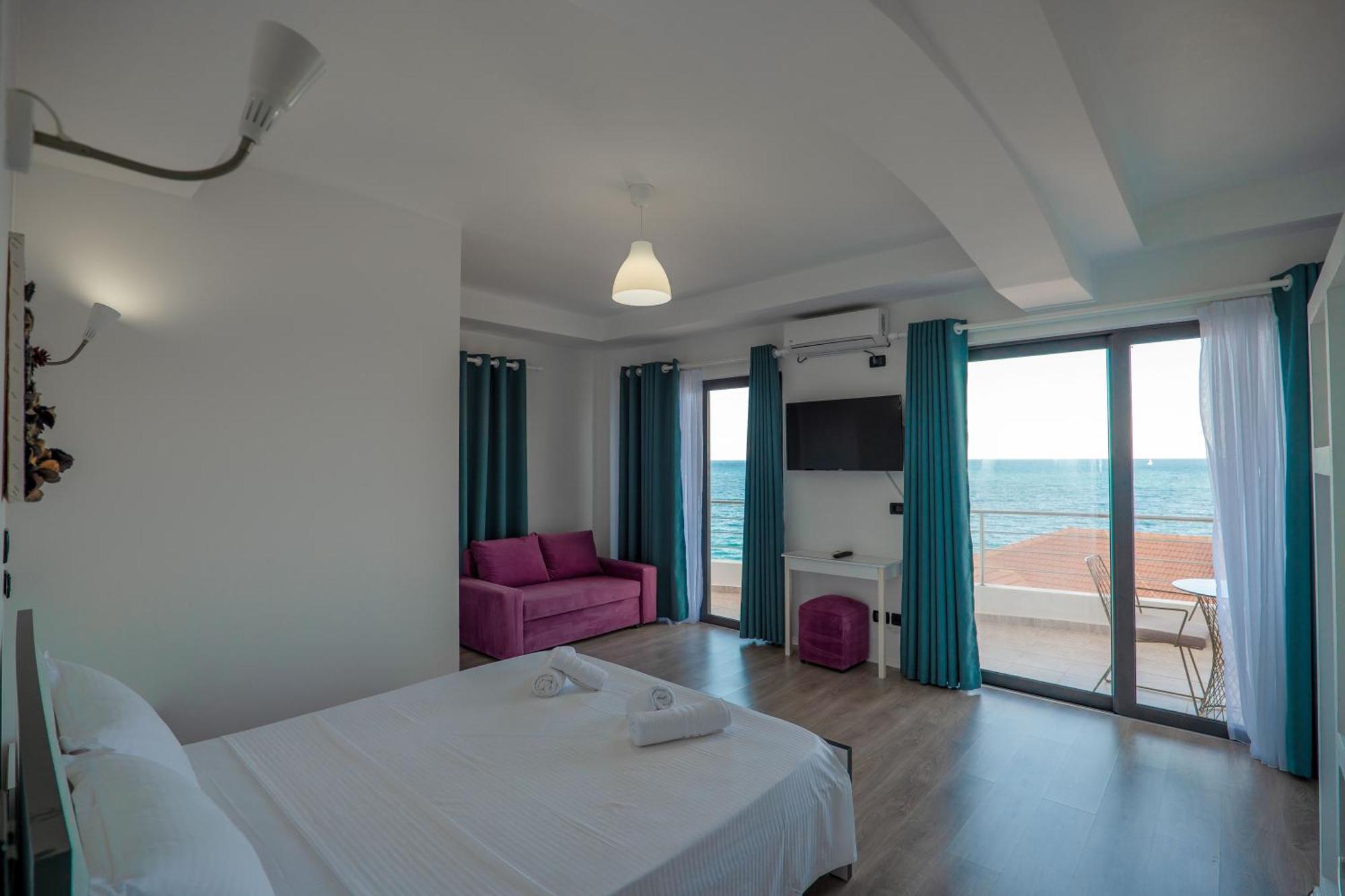 El Mare Hotel Sarandë Exteriör bild