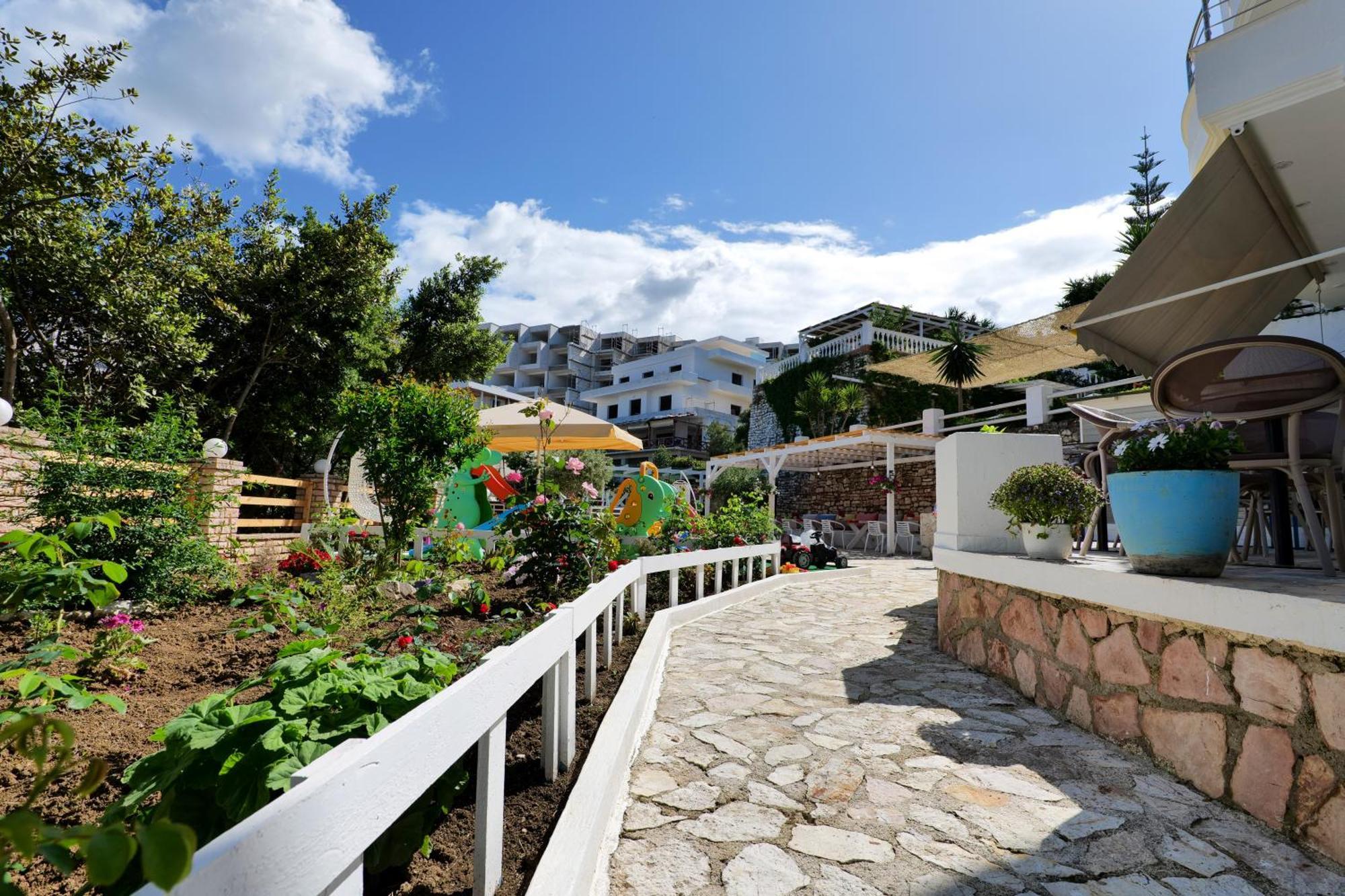 El Mare Hotel Sarandë Exteriör bild